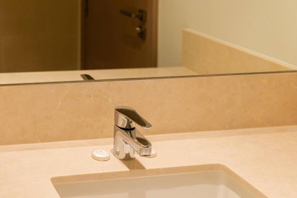 Burj & Fountain Views - Large For 12 Guests! Apartment *
