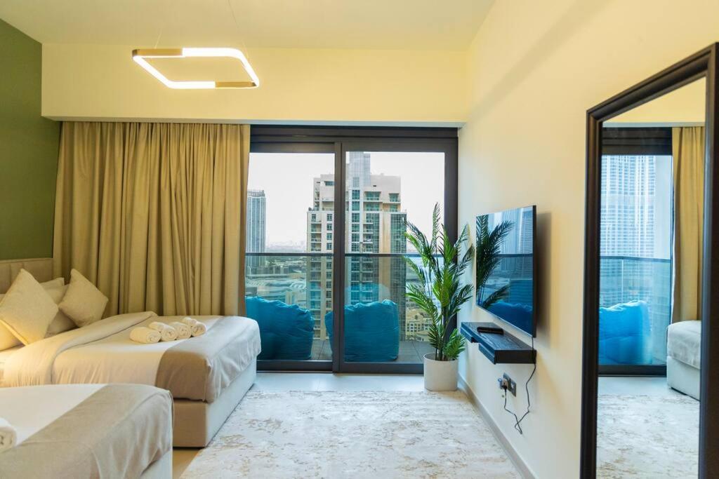 Burj & Fountain Views - Large For 12 Guests! *
