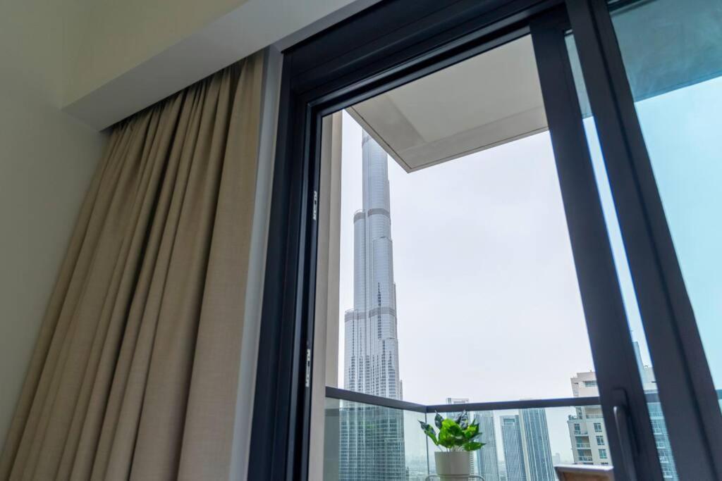 Apartment Burj & Fountain Views - Large For 12 Guests!